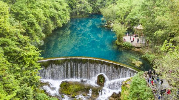 这条今天通车的高铁边,藏着这些绝美风景 这条今天通车的高铁边,藏着这些绝美风景