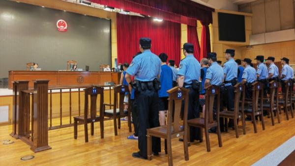 21人在迪拜实施电信诈骗，以“打新股”等名义专骗中国人