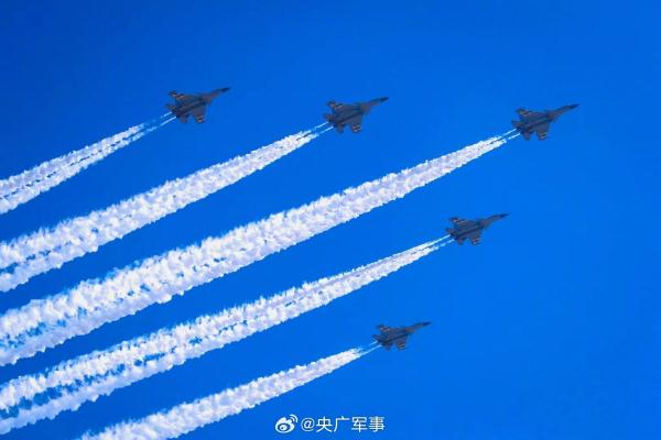 生日快乐！歼-15战机首飞14周年