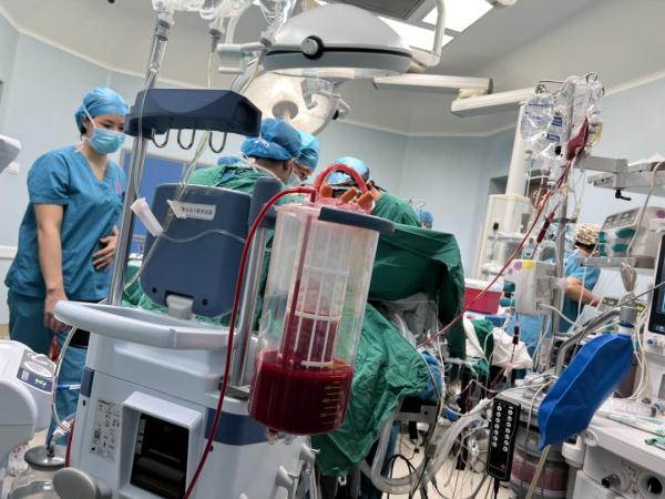 输血超6万毫升，她被救过来了！医生讲述生死救援……