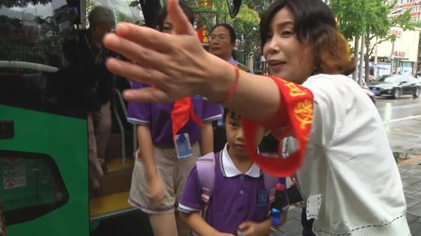 开学首日!13所学校25条线路!北京推出通学公交车服务 开学首日!13所学校25条线路!北京推出通学公交车服务