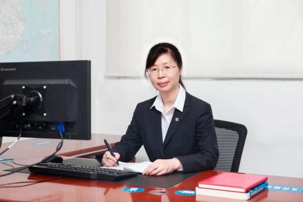 当年坐绿皮车去上学的他们，如今成了高铁专家