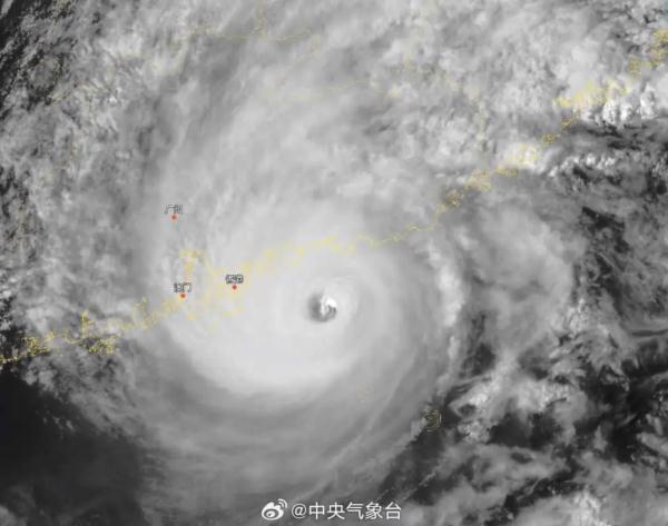 预计2日凌晨到上午登陆!苏拉或成1949年以来登陆珠三角最强台风,粤东迎风雨最强时段 预计2日凌晨到上午登陆!苏拉或成1949年以来登陆珠三角最强台风,粤东迎风雨最强时段