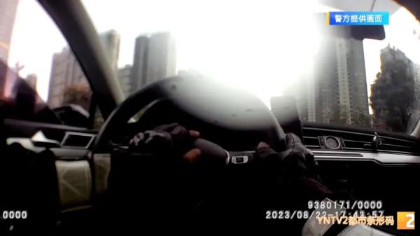 男子疑似被红火蚁咬伤,浑身抽搐,呕吐不止…… 男子疑似被红火蚁咬伤,浑身抽搐,呕吐不止……