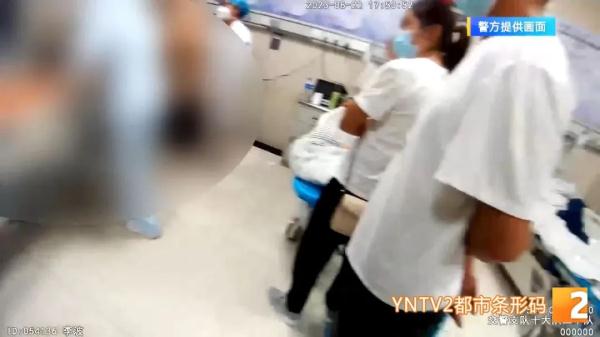 男子疑似被红火蚁咬伤,浑身抽搐,呕吐不止…… 男子疑似被红火蚁咬伤,浑身抽搐,呕吐不止……