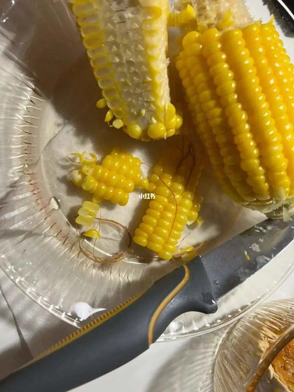 切菜时手掌被刀刺穿,女子自行拔刀!医生紧急提醒→ 切菜时手掌被刀刺穿,女子自行拔刀!医生紧急提醒→