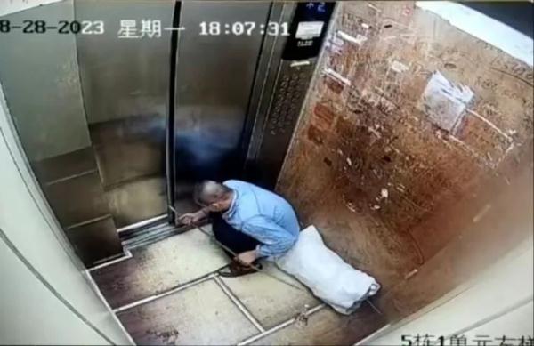 好险！长沙男子坐电梯被困，受了惊吓还要赔钱，专业人士：千万别这么做