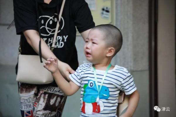 直击 | 天津中小学开学第一天！这场面熟悉吗？