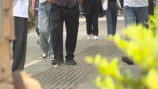 离婚时双方约定每月800元抚养费,6年后,母亲提出要增加!法院怎么判? 离婚时双方约定每月800元抚养费,6年后,母亲提出要增加!法院怎么判?