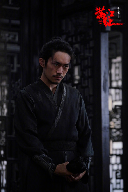 易烊千玺获金鹿奖最佳男演员