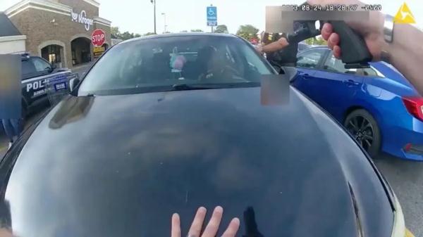 美国俄亥俄州两警察强杀孕妇 现场曝光！“孕妇和孩子都死亡”