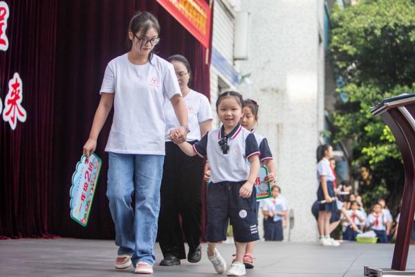 还记得豆豆吗?她上小学了! 还记得豆豆吗?她上小学了!