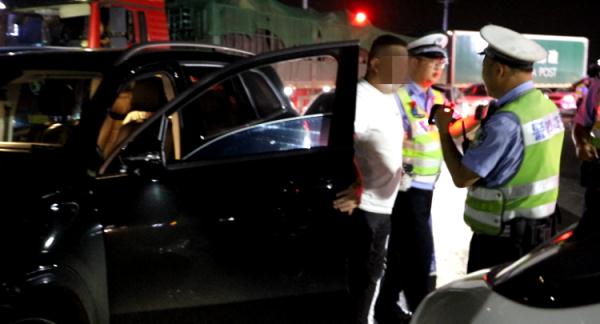 “我就开车五分钟,去接代驾”! “我就开车五分钟,去接代驾”!