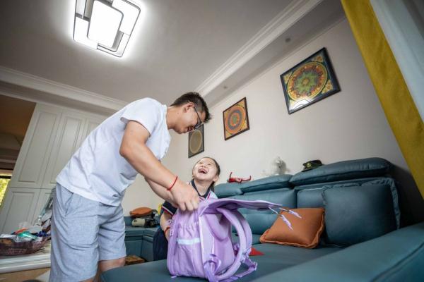 还记得豆豆吗?她上小学了! 还记得豆豆吗?她上小学了!