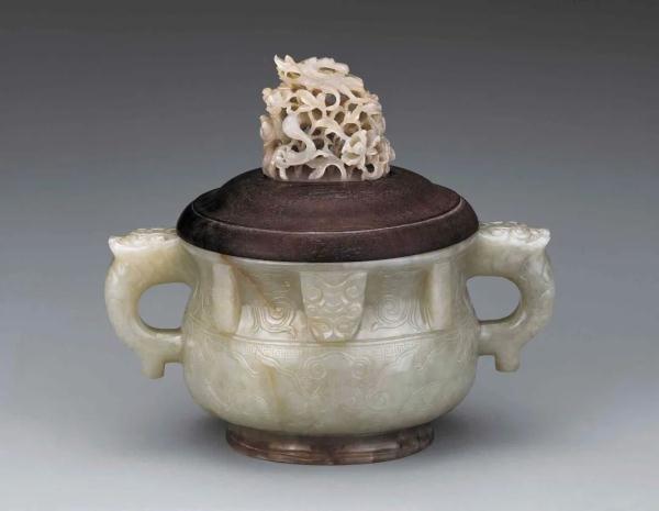 中国古代玉器：从古朴到玲珑，从皇家到世俗