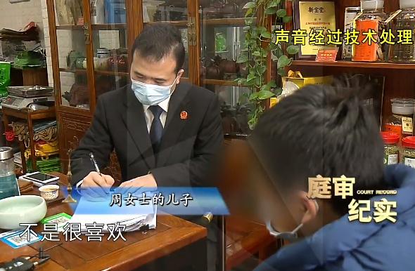 无视保护令 上海一家暴男上门骚扰妻子 女儿上前阻止竟被猛掐脖子