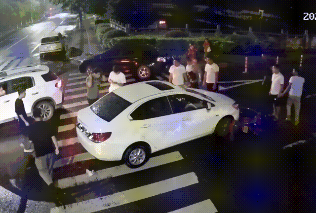 18人，54秒，两条命被救下！