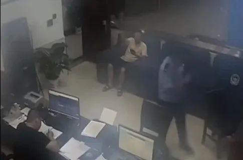 醉酒后报假警20余次!长沙男子被行拘! 醉酒后报假警20余次!长沙男子被行拘!