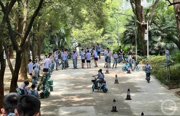 武大新生考的第一个证是电动车驾照？校方回应