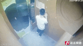 惊险一幕曝光！“熊孩子”电梯内玩火点燃了…