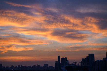 广州晚霞染红天际 广州晚霞染红天际