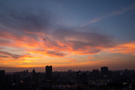 广州晚霞染红天际 广州晚霞染红天际