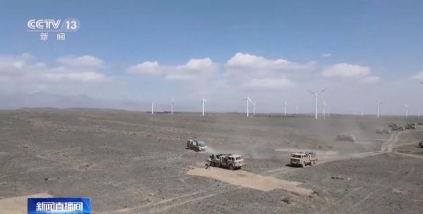 新疆军区多课目实弹演练 检验综合打击能力 新疆军区多课目实弹演练 检验综合打击能力