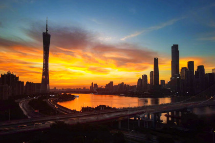 广州晚霞染红天际 广州晚霞染红天际