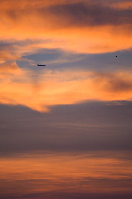 广州晚霞染红天际 广州晚霞染红天际