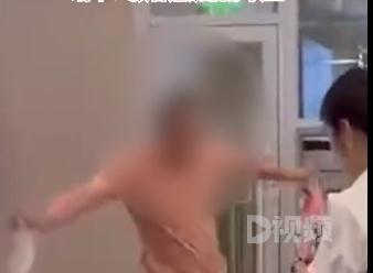 “酱香拿铁”首日销售额突破1亿元！但有顾客在店外怒砸多杯，原因几何？