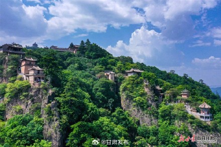 崆峒山景区接待游客突破40万人次 崆峒山景区接待游客突破40万人次