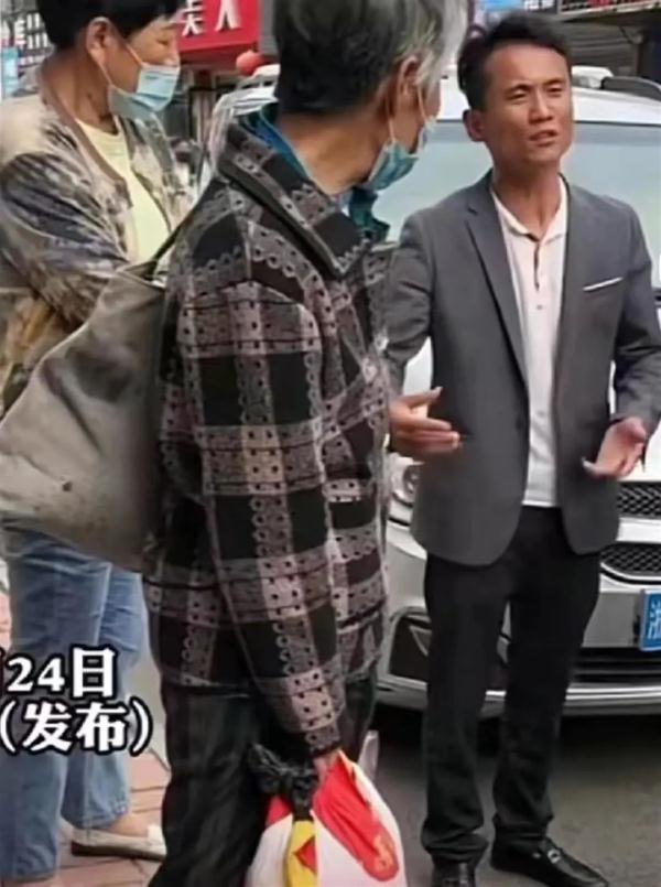 网红主播被封禁！女粉丝实名举报…“土味情歌”凭什么拿捏千万粉丝？