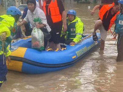 突破历史极值!涨水、被淹,福建民间救援队紧急驰援 突破历史极值!涨水、被淹,福建民间救援队紧急驰援