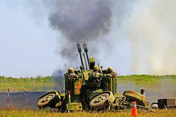 这场实弹射击演练超燃! 这场实弹射击演练超燃!