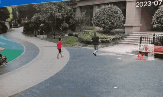 点赞！男子徒手接住坠楼幼童 2个月后才被外人知晓