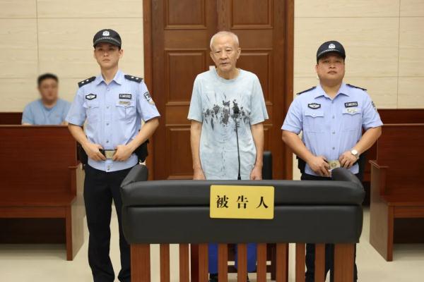 刘大卫滥用职权、受贿案一审开庭