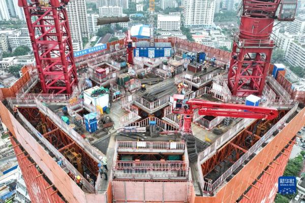 海口:海南中心项目突破百米 海口:海南中心项目突破百米