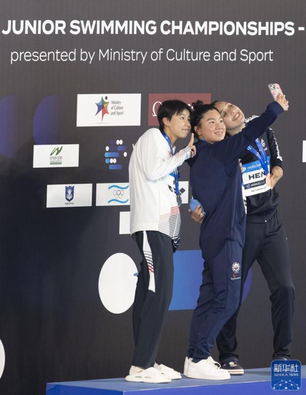 游泳丨世界青年锦标赛第二日赛况