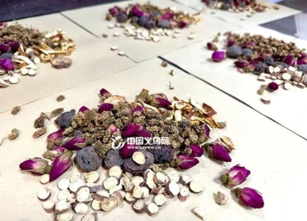 断货!打败奶茶、咖啡的竟是酸梅汤? 断货!打败奶茶、咖啡的竟是酸梅汤?