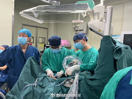西安成功救治早产镜面宝宝