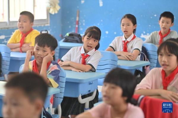 七旬退休教师：下俚歌的传承者