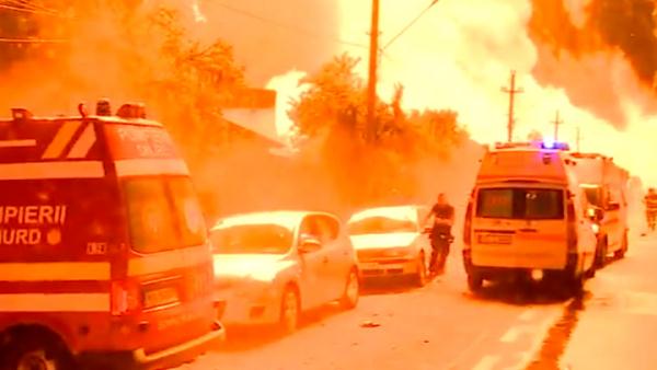 司机未加完油就开车,导致加油机被拉倒,引发火情 司机未加完油就开车,导致加油机被拉倒,引发火情