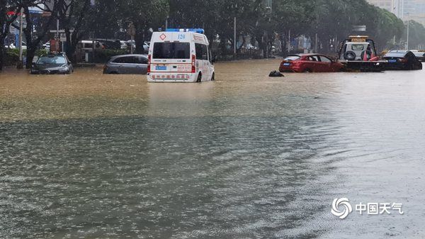 福州雨量破纪录 “海葵”为何降雨如此极端？