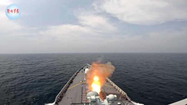 战风斗浪，鏖战海空！直击成都舰海上实战化训练