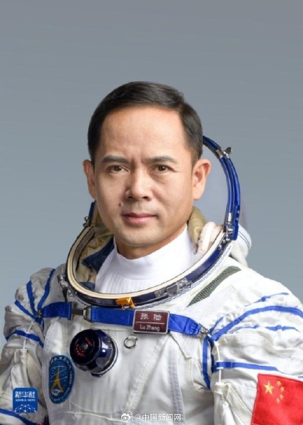 费俊龙获二级航天功勋奖章 费俊龙获二级航天功勋奖章