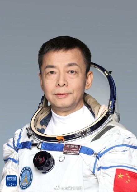 费俊龙获二级航天功勋奖章 费俊龙获二级航天功勋奖章