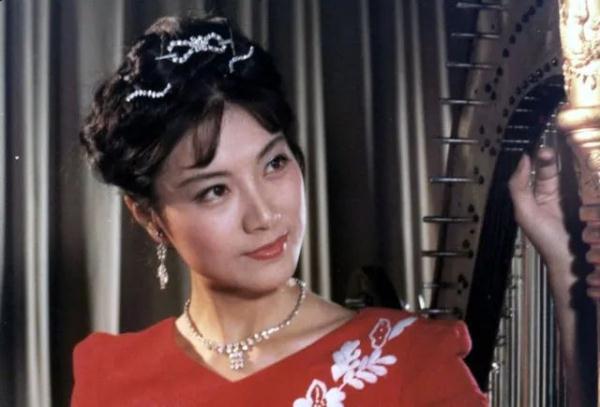 导演鲍芝芳去世:塑造自由独立的银幕女性 导演鲍芝芳去世:塑造自由独立的银幕女性