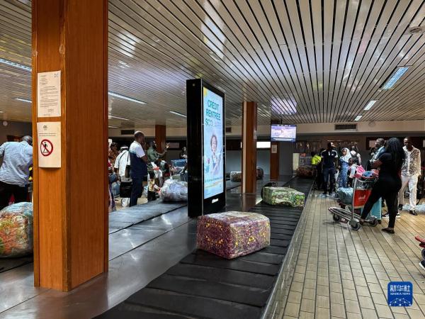 重开边境后的加蓬利伯维尔国际机场