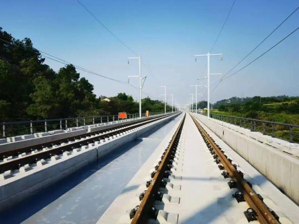 成都→昆明3小时!预计投运就在→ 成都→昆明3小时!预计投运就在→