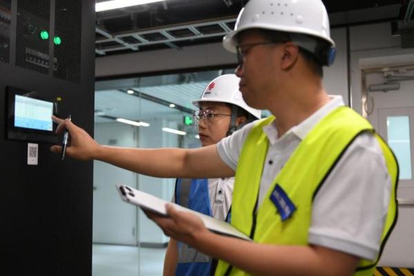 高质量发展调研行丨新赛道上跑出新优势——西安壮大战略性新兴产业速写 高质量发展调研行丨新赛道上跑出新优势——西安壮大战略性新兴产业速写